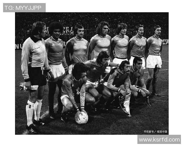 足球传奇贝利的辉煌生涯与对世界足球的深远影响解析