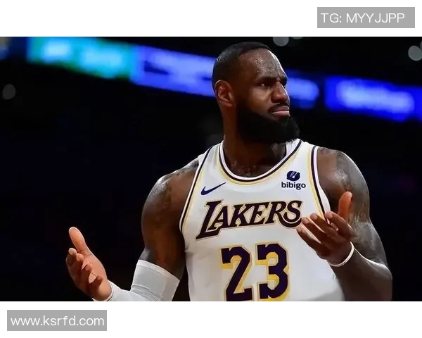 足球明星热爱詹姆斯的篮球魅力与激情引发球迷热议 足球明星热爱詹姆斯的篮球魅力与激情引发球迷热议