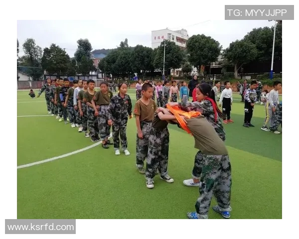 黄军专访：从绿茵场到人生舞台的足球旅程回顾与展望